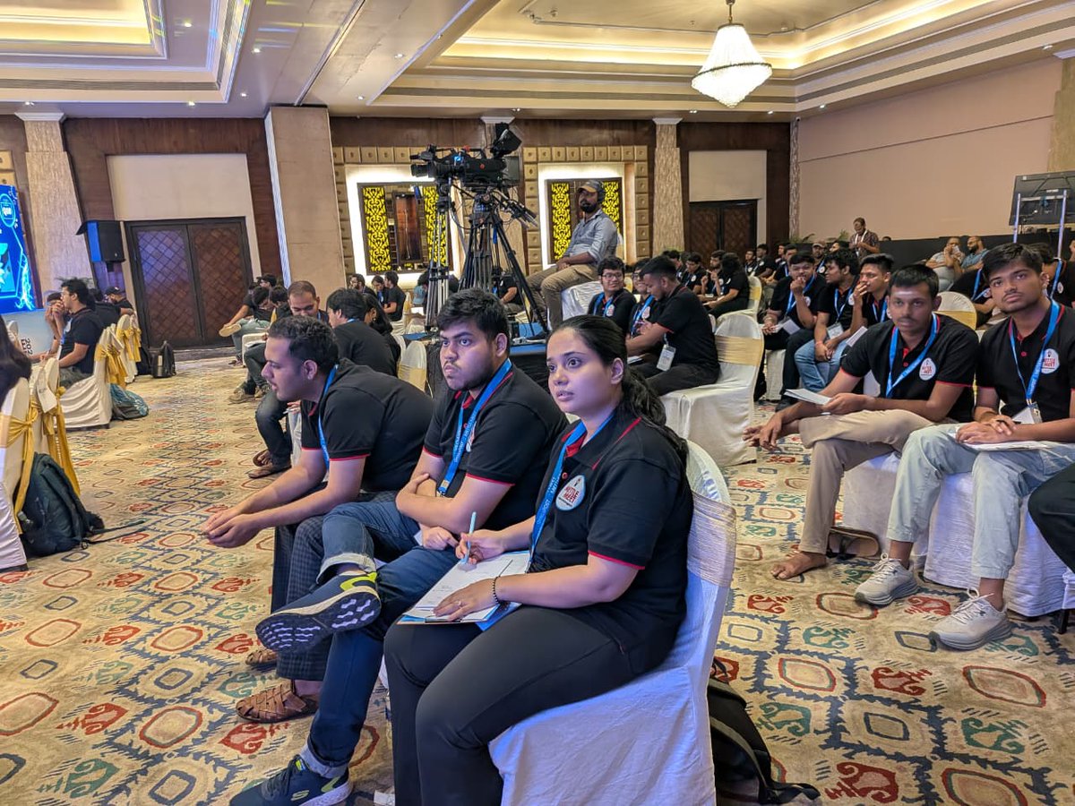 MettleMeet's tweet photo. Quizzers go all out at Mettle Meet 2026, while Quizmaster Ajay Poonia keeps the pressure high with challenging questions.

#MettleMeet2026 #BattleOfBrains #MettleMeet #QuizCompetition #Quizzing #RevivingQuizzing #MM26 #Odisha #OrissaPOST https://t.co/xI6lzAQ8cW