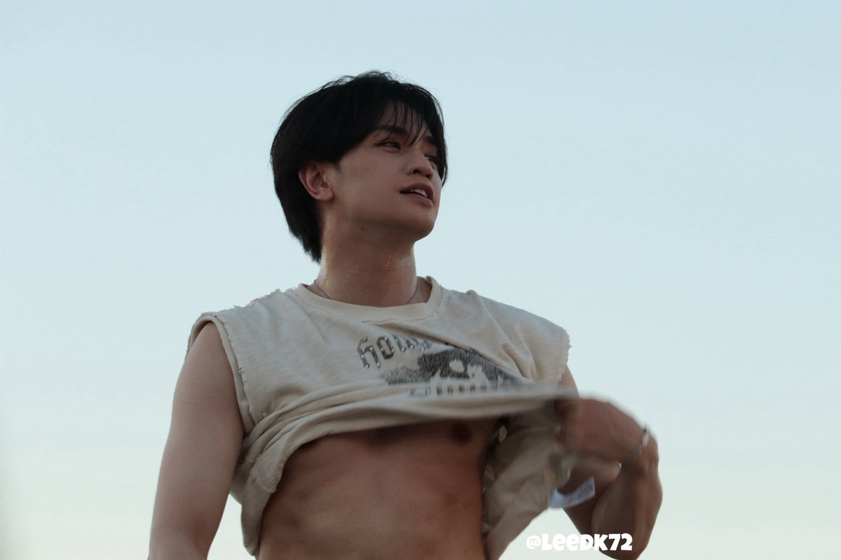 leedk72's tweet photo. 260808 中島健人  한강버스킹

 #中島健人
 #ケンティー
 #켄티 https://t.co/jRUSLFMahw