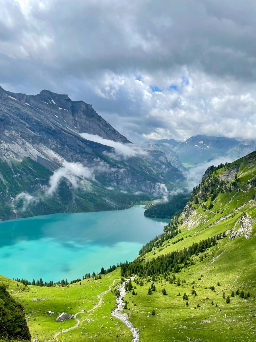 earthcurated's tweet photo. 🇨🇭 Switzerland is home to some of Europe’s most spectacular mountain scenery, with towering Alps, shaped by glaciers and geological forces over millions of years. https://t.co/G3R4lFS0Lf