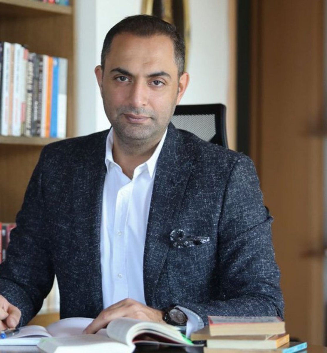 durbunhaber's tweet photo. Gazeteci Murat Ağırel:

"50.000 vatandaşımızın ölümünden sorumlu bölücü terör örgütü liderinin bize barış güvercini olarak pazarlanmasını asla kabul etmeyeceğiz

Oy hesapları yapıp bu tezgahı açanlara da vatansever demeyeceğiz" https://t.co/t0mZbIqm0G