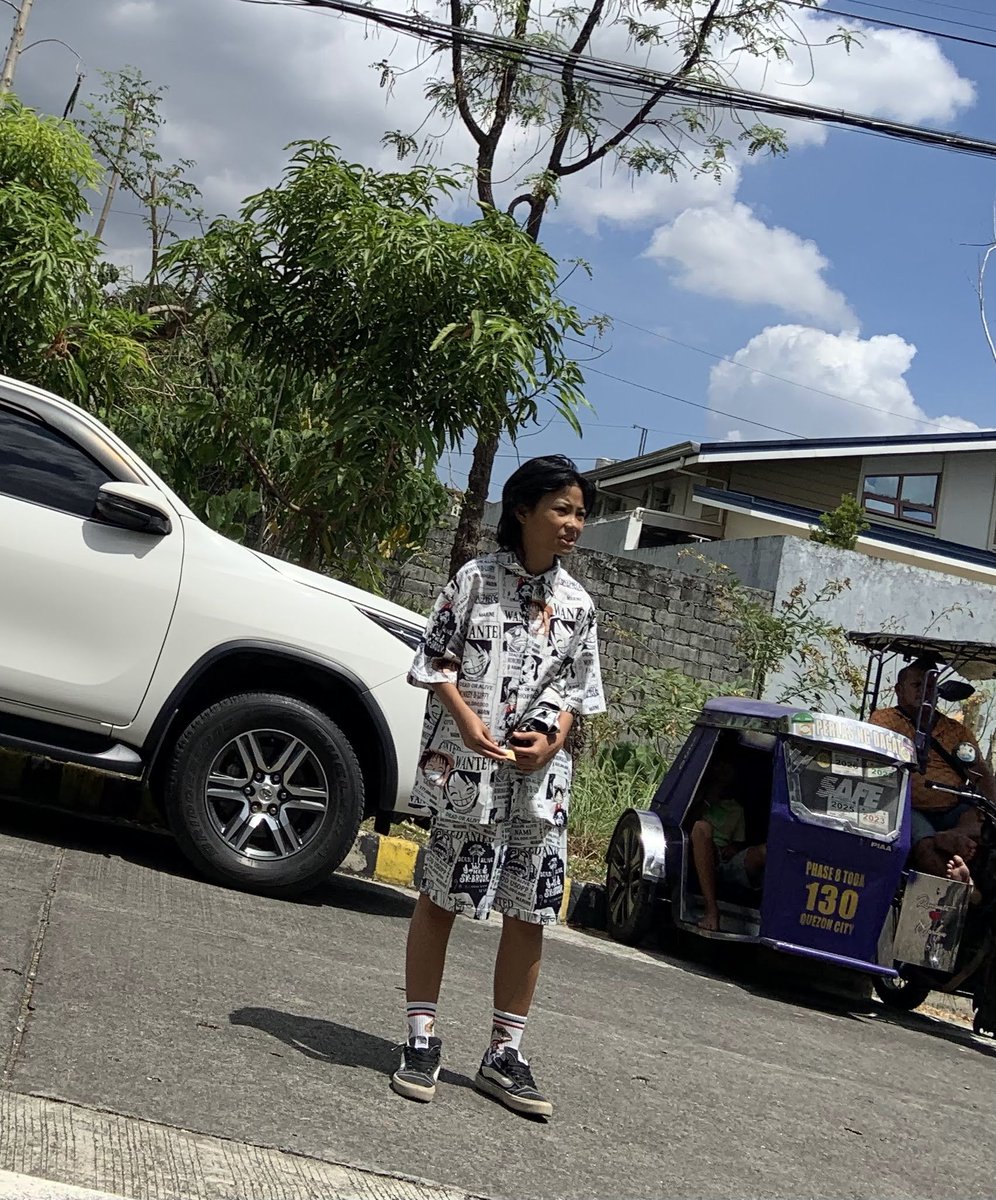 stolenshots25's tweet photo. Cute long hair #boy spotted
#stollenshots #youngboy #cuteboy #bagets https://t.co/ObyYUckfGY