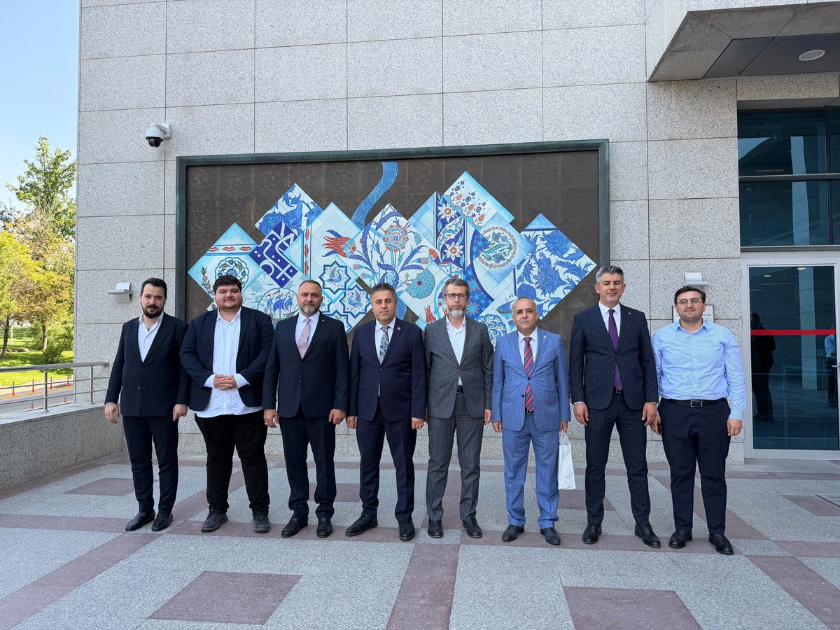 vefagrubu's tweet photo. Kurucu Genel Başkanımız, AK Parti İstanbul Milletvekilimiz  @av_nurettinalan’ı ziyaret ederek yapımına başlanacak olan İlim Yayma Vakfı Lisans yurt inşaatımız üzerine istişarelerde bulunduk. https://t.co/VIKeK7MG1T