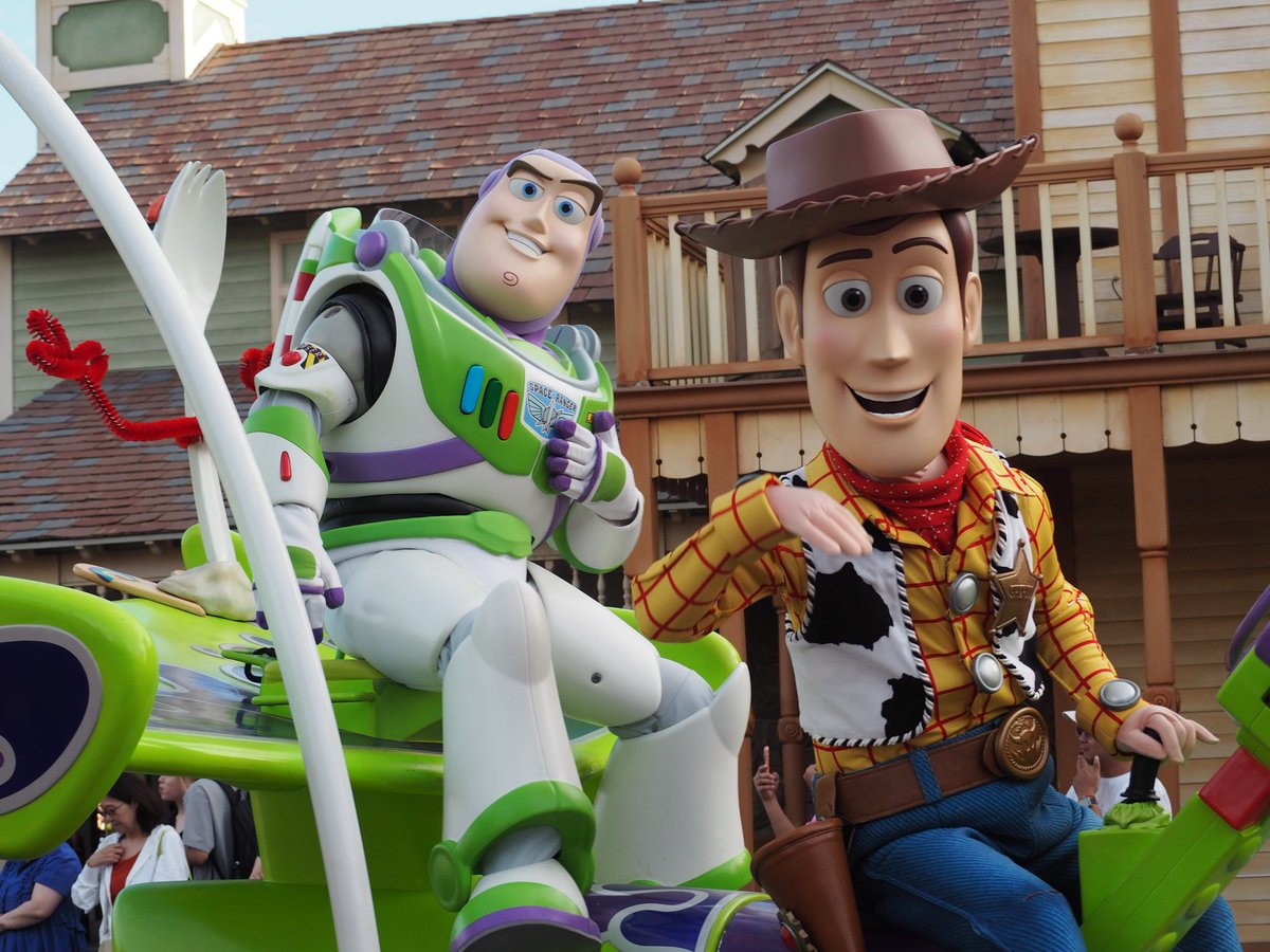 R781272's tweet photo. #Disney100 https://t.co/ntfU1L9lxK