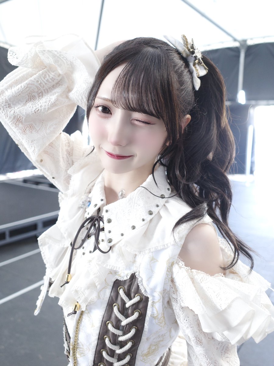 tanizaki_saya's tweet photo. #LuckyFes ありがとうございました🌈🫧

思いっきり夏を感じて最高の時間でした🍧♩
初出演させていただけてうれしかったです💭

今日は久しぶりにだいすきな海賊衣装🏴‍☠️♡
サイドポニーにしたよ〜！！涼しかった☺️🎐 https://t.co/IdWm6etc9I