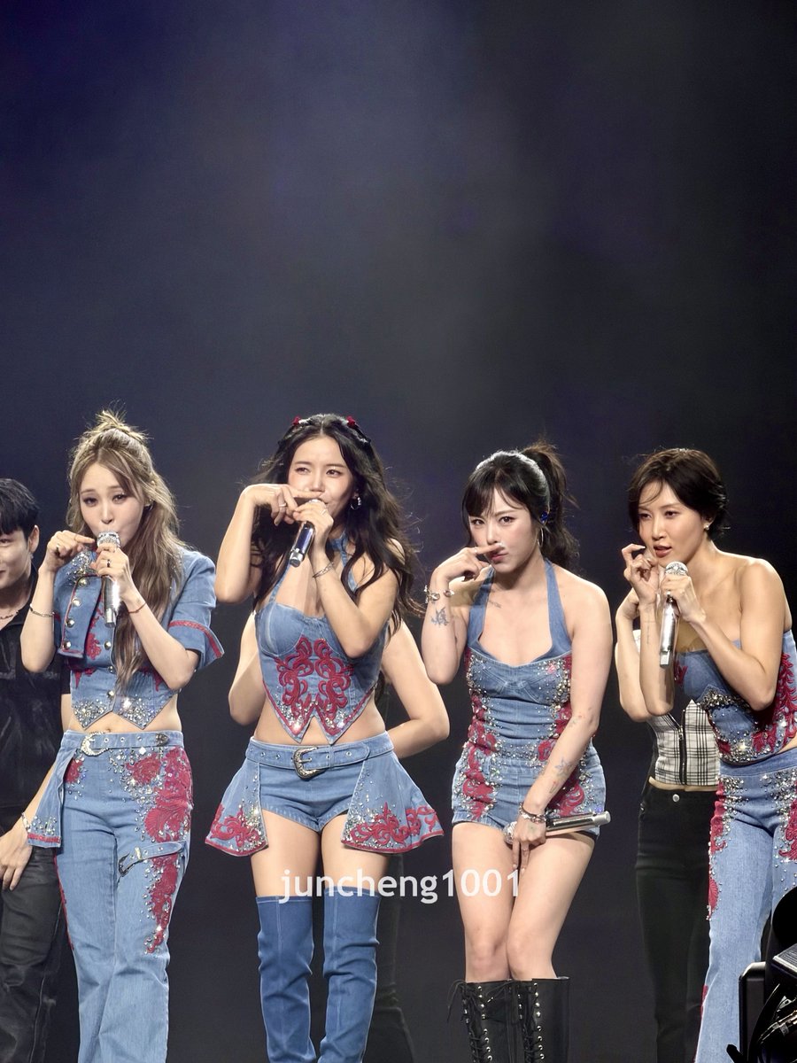 juncheng1001's tweet photo. 🥸

#MAMAMOO #4WARD
#Solar #MoonByul #WheeIn #HwaSa
#MAMAMOO_2026_WORLD_TOUR #MAMAMOO2026 https://t.co/GtlCCan3Y7