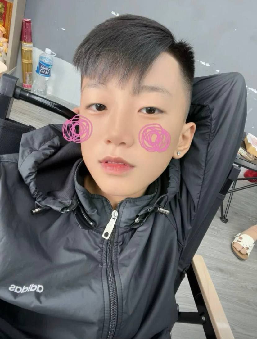 HuyHongen's tweet photo. Mua ib tele; https://t.co/FKldI8LH2c https://t.co/98GMsPvVdX