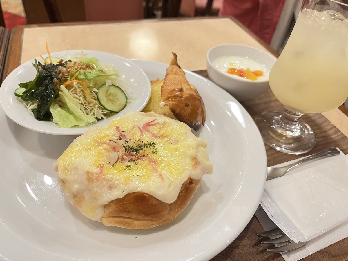 hiroshima_yume's tweet photo. 八丁座で映画を見終わった後、
福屋の対面にあるMONへ。
いつ以来かな？とっても久しぶり。
パングラタン、美味しかった〜😋 https://t.co/HUoaFvjIJW