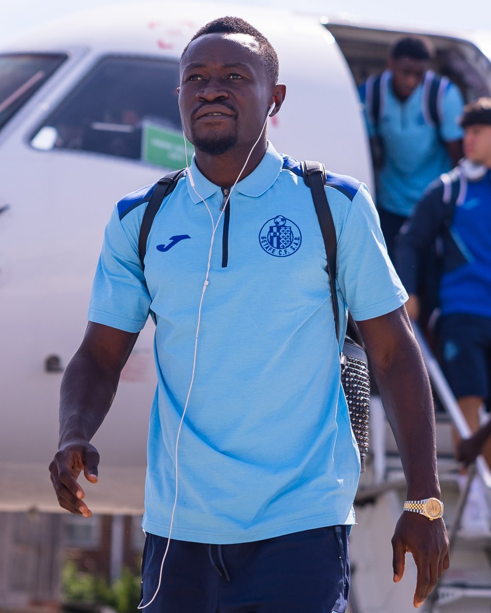 GetafeCF's tweet photo. 🫡 ¡Ya estamos por aquí! 

📍London Stansted Airport. 

🚨 Recuerda que puedes ver el partido en directo y gratis en nuestra web.

#TottenhamGetafe