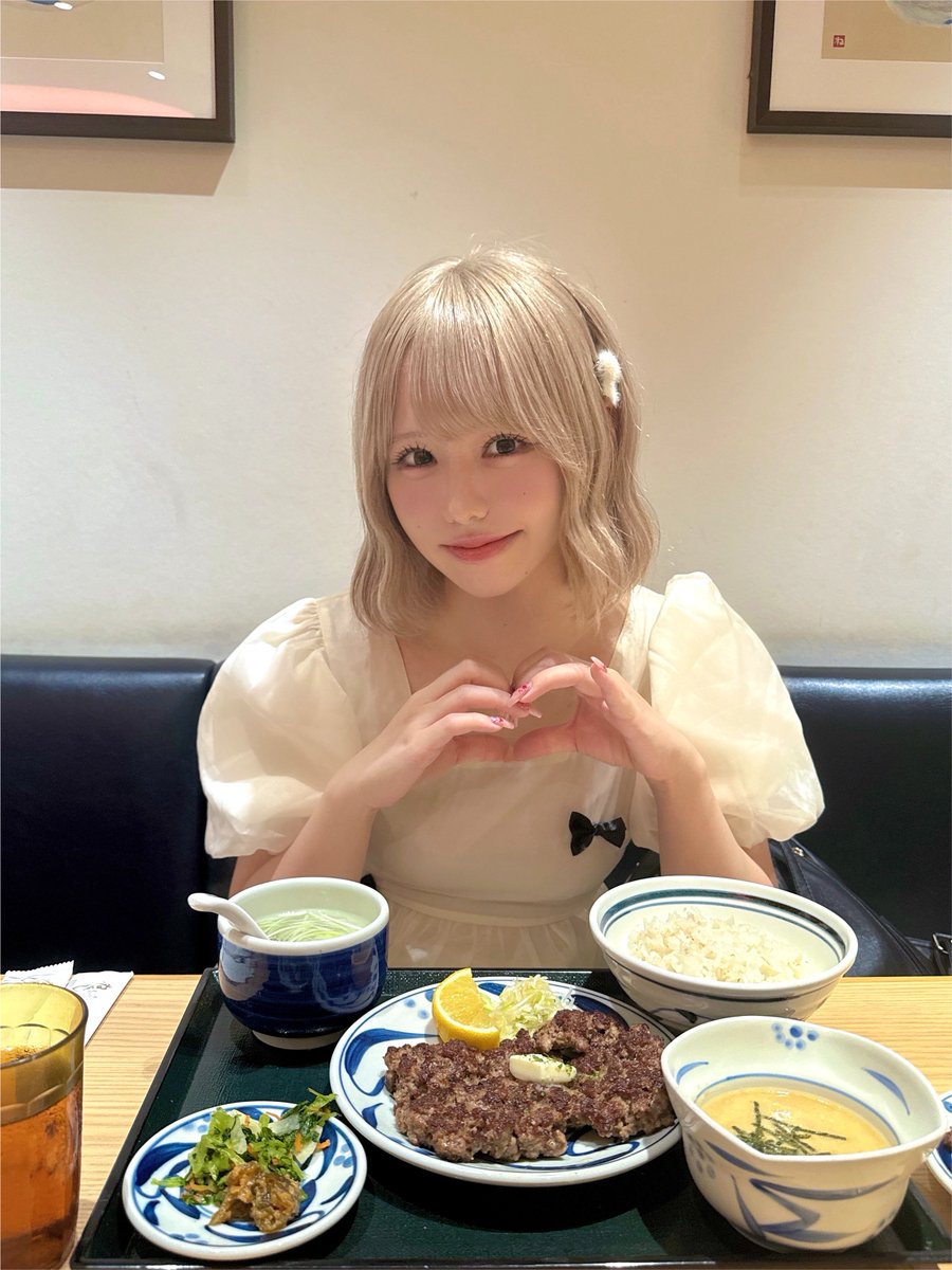 BCNOkaho's tweet photo. 令和8年8月8日8時8分8秒8期🎀

 #令和8年8月8日 https://t.co/xLBNFMoPQo