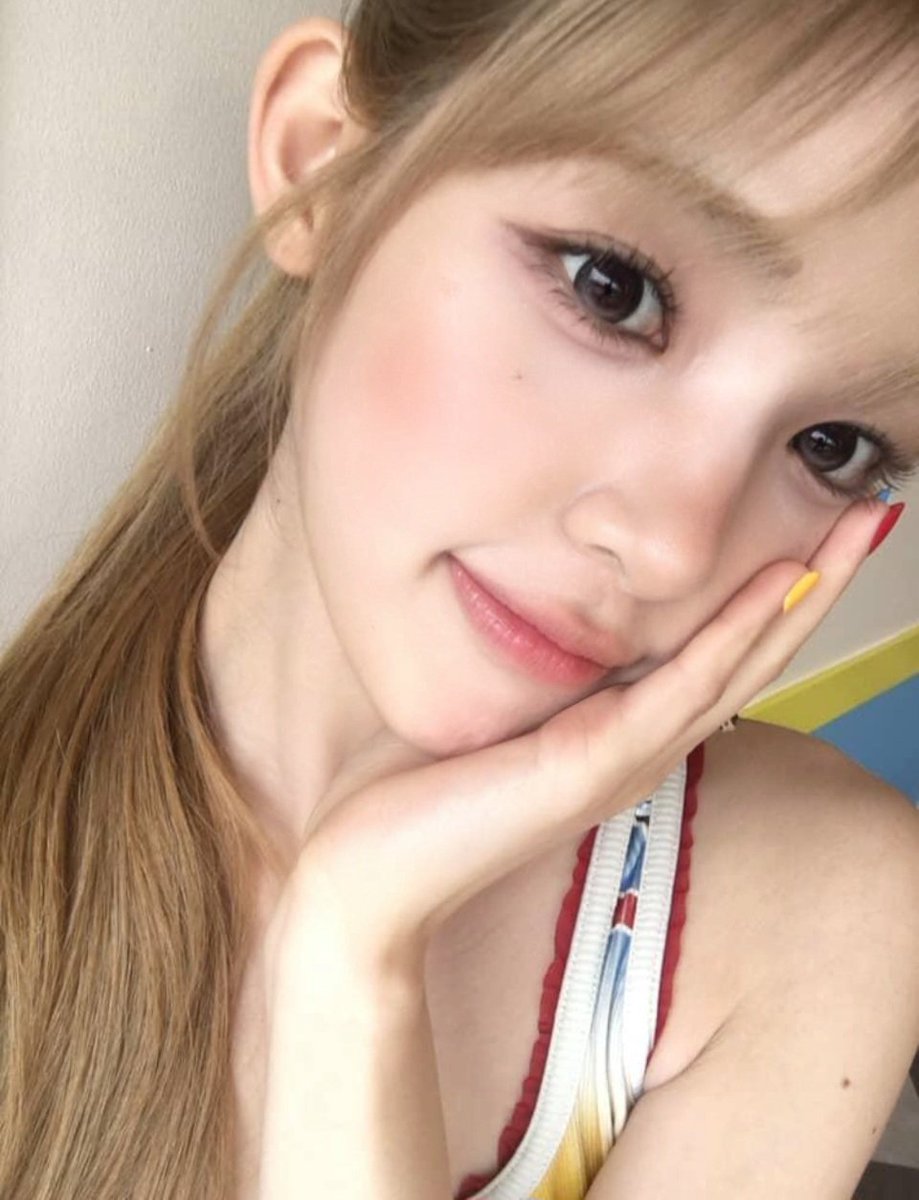 yuxharam's tweet photo. Your cutest one has arrived! I know this might be a little too much cuteness for you to handle, but I believe in you cause you’re the strongest soldier. ⭐🐰 So don’t even think about saying otherwise, or your summer won’t be nearly as good as it should be. https://t.co/aARnuVfSzP