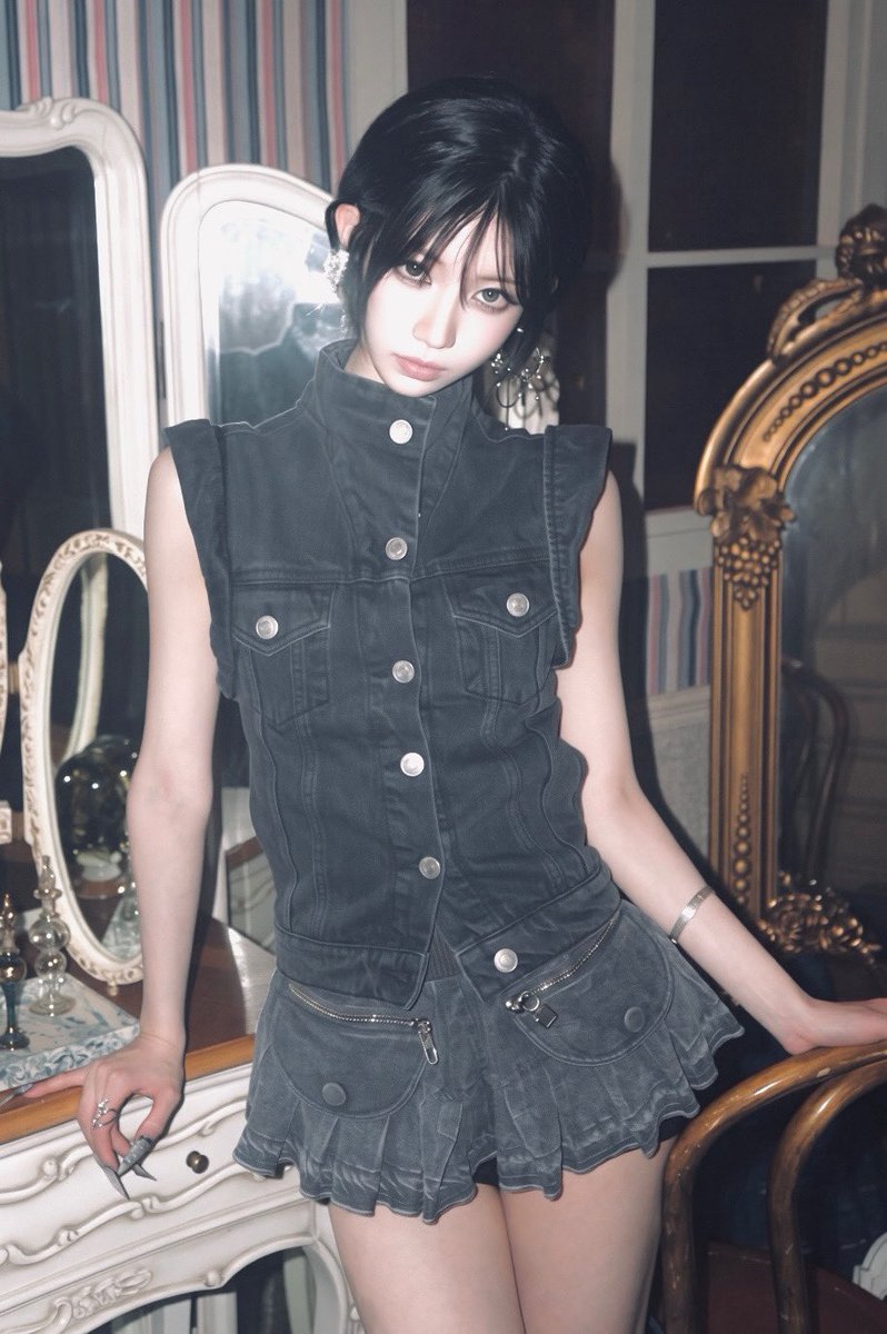 stuckwithasa's tweet photo. I’m obsessed with vampire asa 🩸🐰🌑

#ENAMIASA #BABYMONSTER https://t.co/3DIAQGetru
