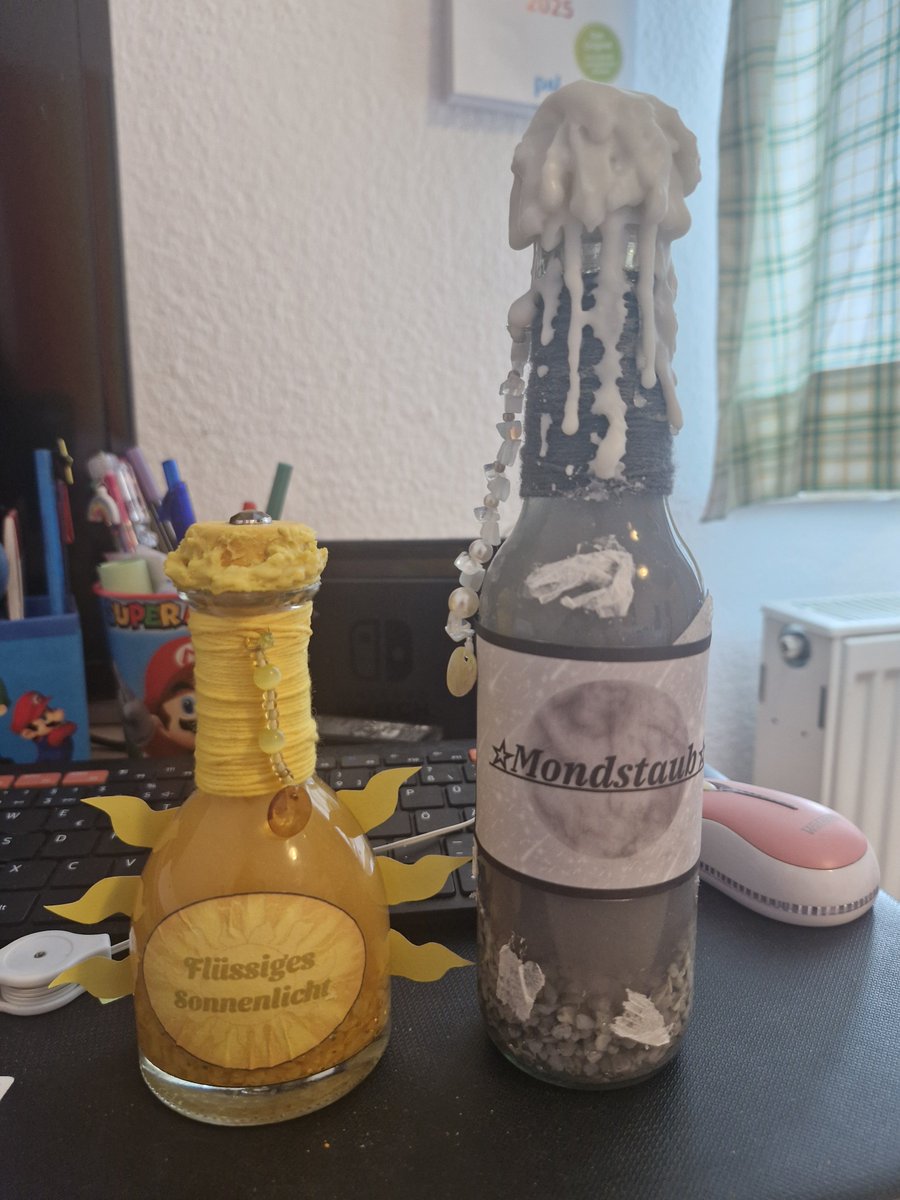 Catflakez0's tweet photo. I'm in love with decorative potion making. Seriously give me all the glass bottles and additional items in the world I love making these.
#diy #art #potion #micapowder #artist https://t.co/9eTN0Dpzqe