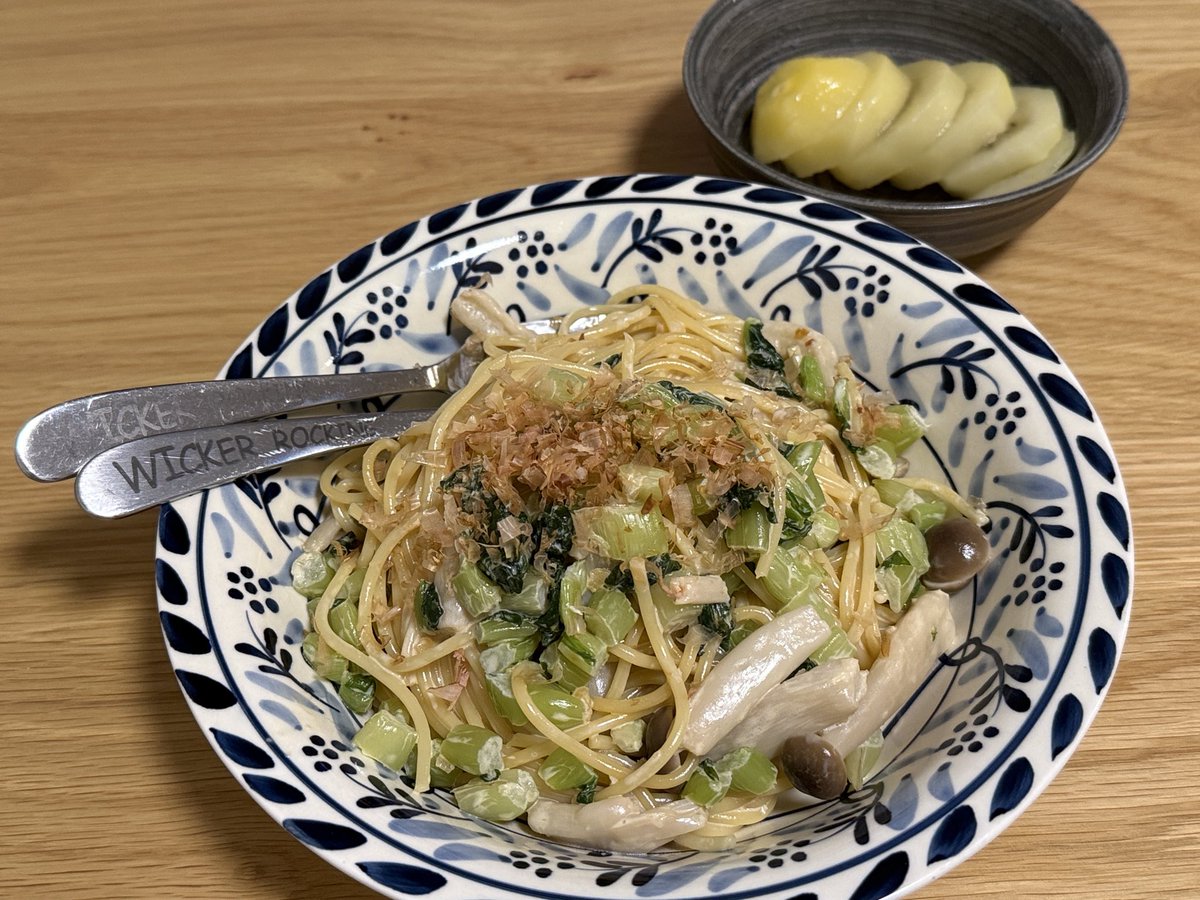 MWAMayu's tweet photo. 晩御飯。野沢菜スパゲッティ🍝 https://t.co/WMlFJee2pq