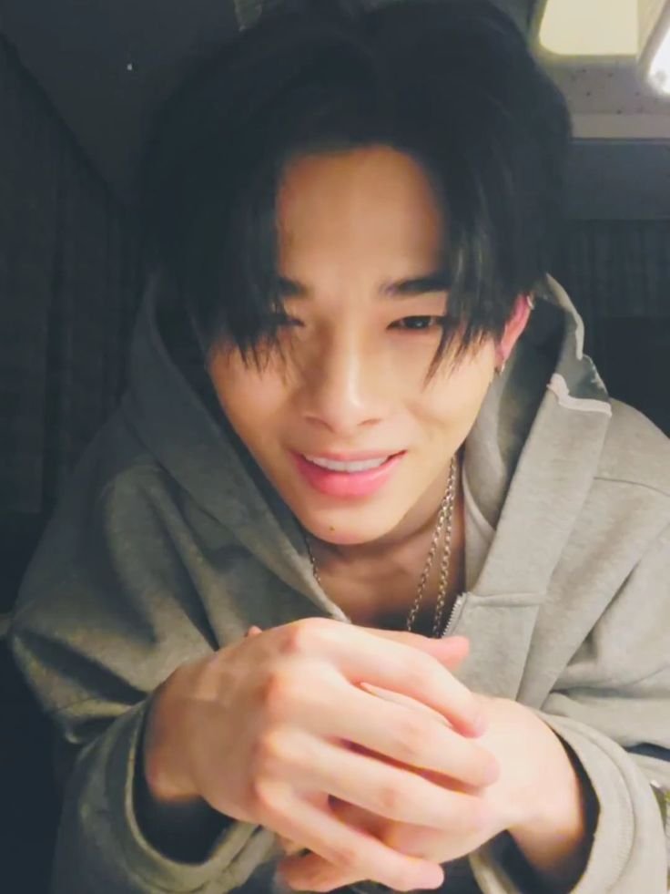 LKiuulo58542's tweet photo. drop tags!

Let's protect our precious Riki.
#ENGENEs_Stand_With_Ni_Ki
#BELIFT_Defend_Your_Artists https://t.co/JZmOjH1ez1