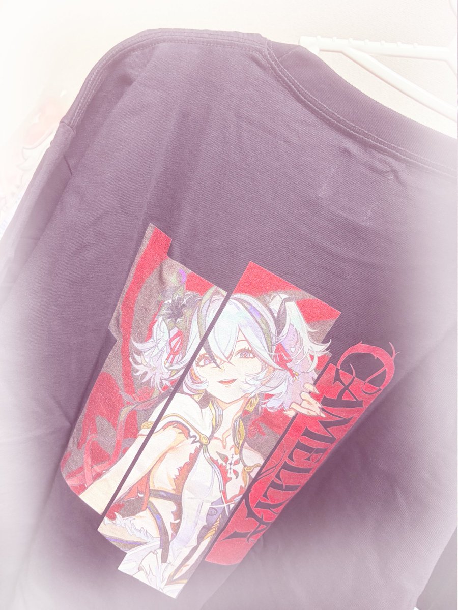 HACHIUE_2149's tweet photo. 少し遅れてシャツもとどいた- ̗̀📦 ̖́-❣️めっちゃオシャレでかっこいい…‼️՞⸝⸝✦ ᵕ ✦⸝⸝՞
ランダムのステッカーも自引きしてうれしすぎる︎💕︎︎😭‼️
#鳴潮 #WatheringWaves #ツバキ https://t.co/4Y06DCk0s1