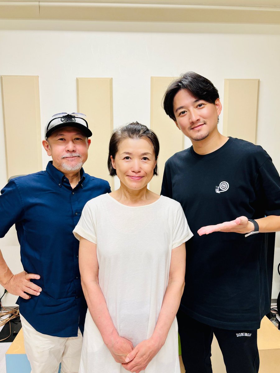 bombersbus's tweet photo. #ネオリーディングシアター vol.8「#CharmingSmoking !」お稽古始まってます‼️#株元英彰 さん&amp; #宮地雅子 さんペア🎭休憩時間でみんなでボードゲームをやったり、終始笑顔の稽古現場でした😊

チケットは絶賛発売中です🎫
https://t.co/AmxtLZo2qP https://t.co/i7W60ln2XN
