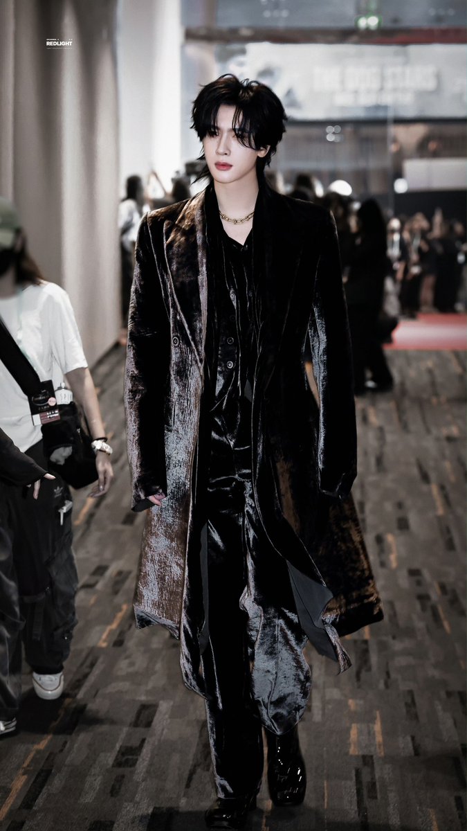 xiaoxindaily's tweet photo. Handsome and beautiful Zhan Xuan!! 😳

#ZhanXuanWeiboGala2026
#WeiboGala2026xSiamParagon https://t.co/4CNbdNlkLU