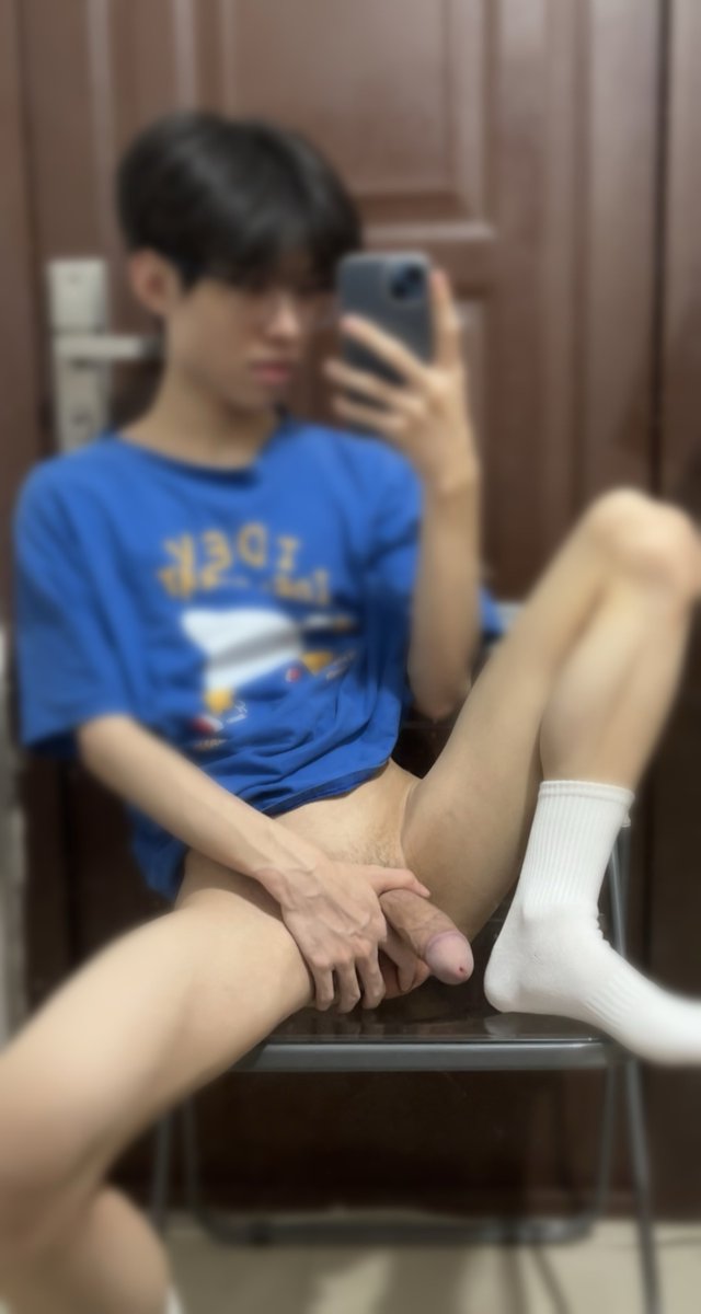 ChunHe2007's tweet photo. 求求你了 帮帮我嘛🥺
#白袜 #小帅 #勃起 #色欲 #男高 https://t.co/LR6koBVRg3