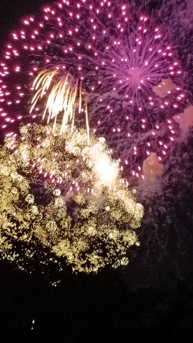 horawaca's tweet photo. 花火大会でKp https://t.co/dvSwXjxh4F