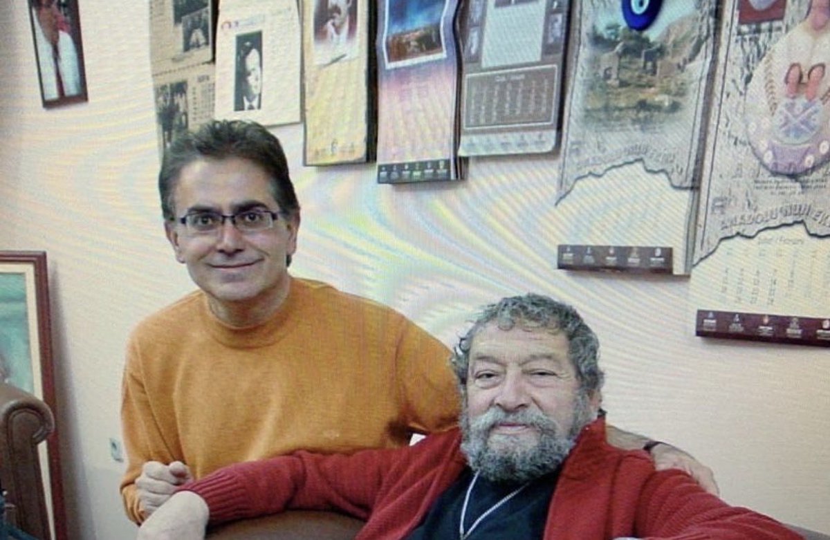 drservetunsal's tweet photo. “Bizim halkımız suskundur. Onların gazetecisi, beyni, gözü, kulağı, dili olmak istedim” diyen, 
değerli sanatçı, gazeteci, yazar, ressam, değerli abim #FikretOtyam ’ı aramızdan ayrılışının 11. yıl dönümünde saygıyla anıyorum.. https://t.co/yW1q72P6MJ