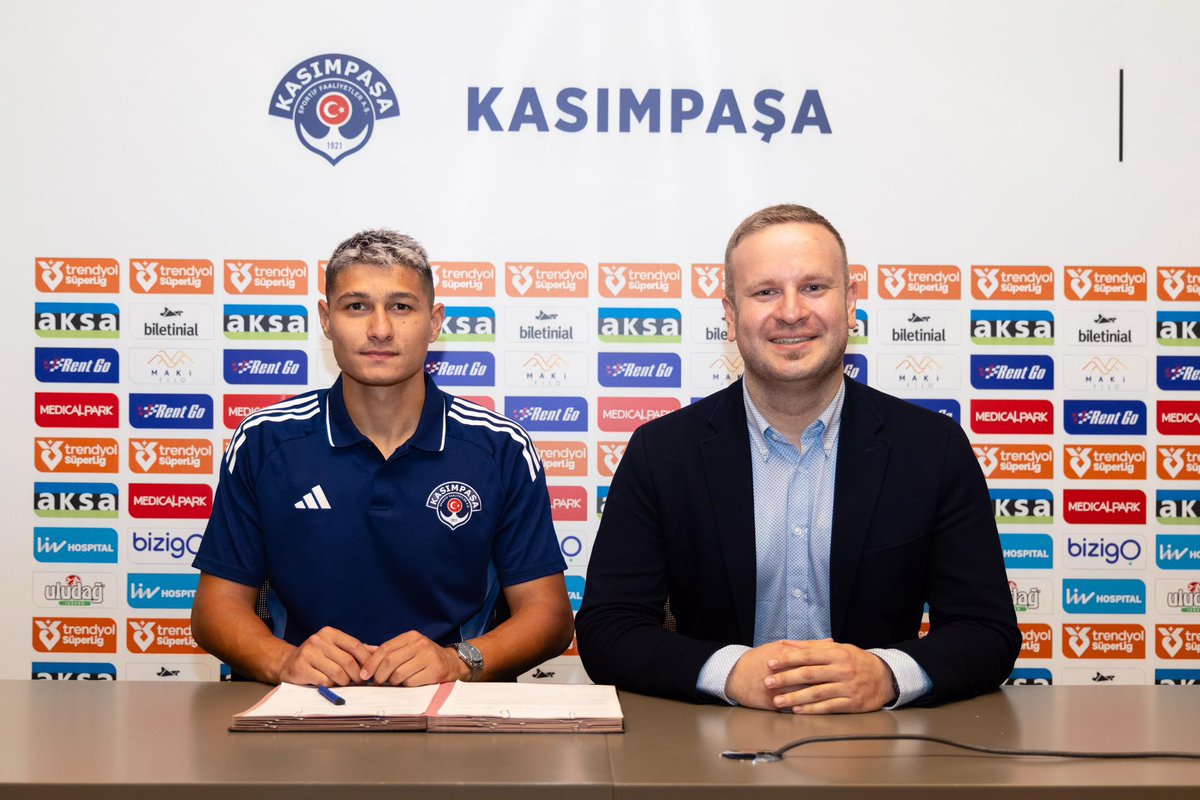 hakansolmazz's tweet photo. 2026/27 yaz transfer döneminde şu ana kadar 3.ligde önemli performans sergilemiş 3 genç futbolcumuzu süper lig ve birinci lige transferini tamamlamış bulunuyoruz. 

Şahin Dik - Alanyaspor
Ertuğrul Yıldırım - Iğdır Fk
Emirhan Boz- Kasımpaşa

Genç sporculara inanmaya devam edeceğiz https://t.co/tUg7AdC6no