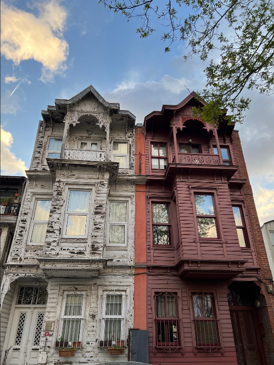 yemreaslanbas's tweet photo. @onderkayaistan1 Üsküdar, İcadiye Mahallesi'nde ikiz evler https://t.co/uftx3nADnS