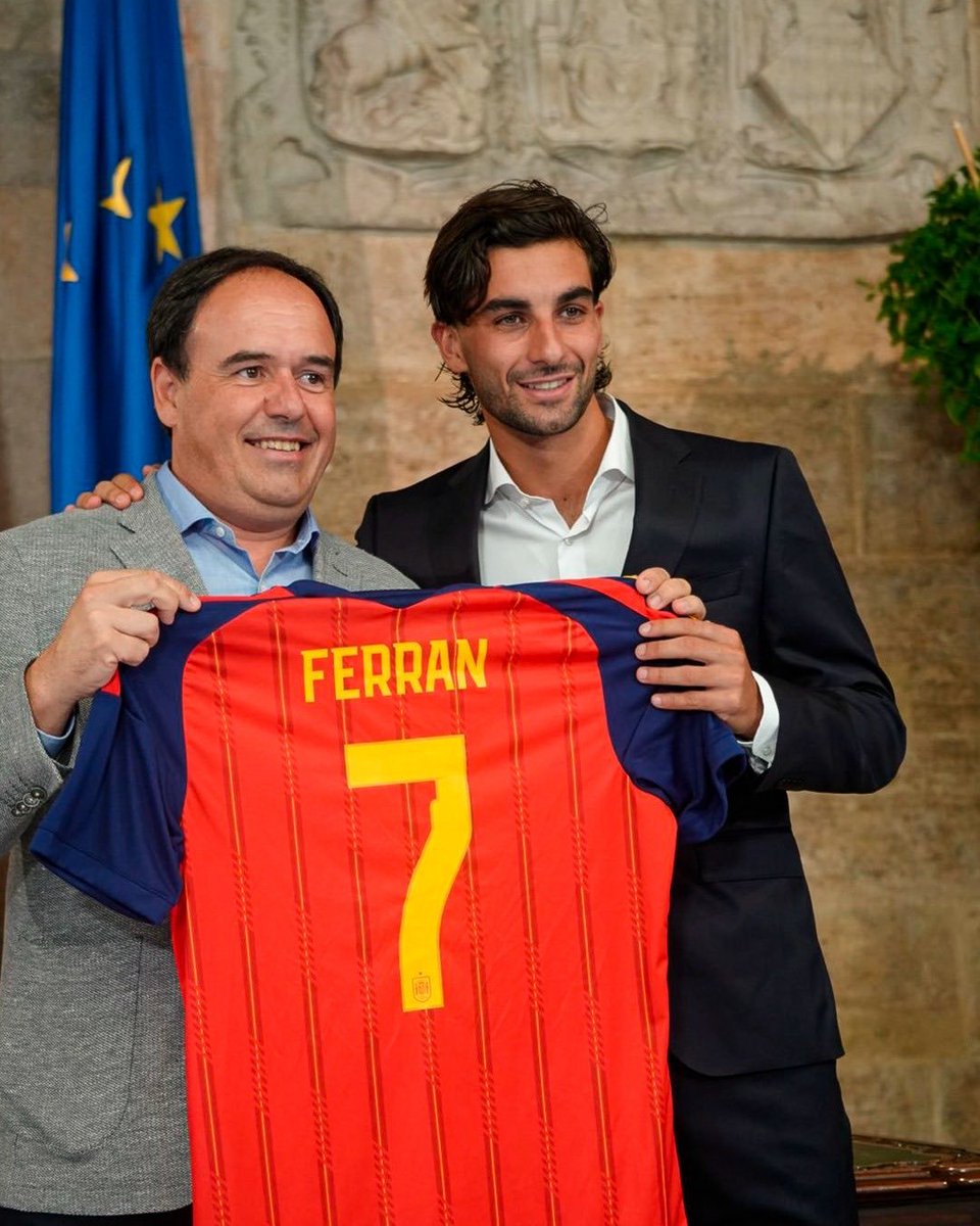 _AdrianSnchz's tweet photo. Barça y PSG negocian por Ferran tal y como informa @MatteMoretto.

El Barça reclama una cifra cercana a los €50-55M.

@mas_que_pelotas https://t.co/aOhyJD2UAF