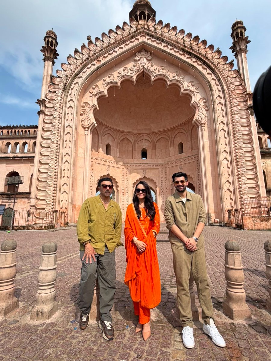 realpreityzinta's tweet photo. Thank you, Lucknow! 🧡 You were absolutely amazing! What an incredible day filled with so much love and energy. 🥰✨

Can’t wait to see you all at the theatres on 14th August for Batwara 1947! Ting! 🎬 

Outfit: @SurilyG 
Manager: @bhakti_vakil 

#Batwara1947 #Lucknow https://t.co/jIEsNNqGLa