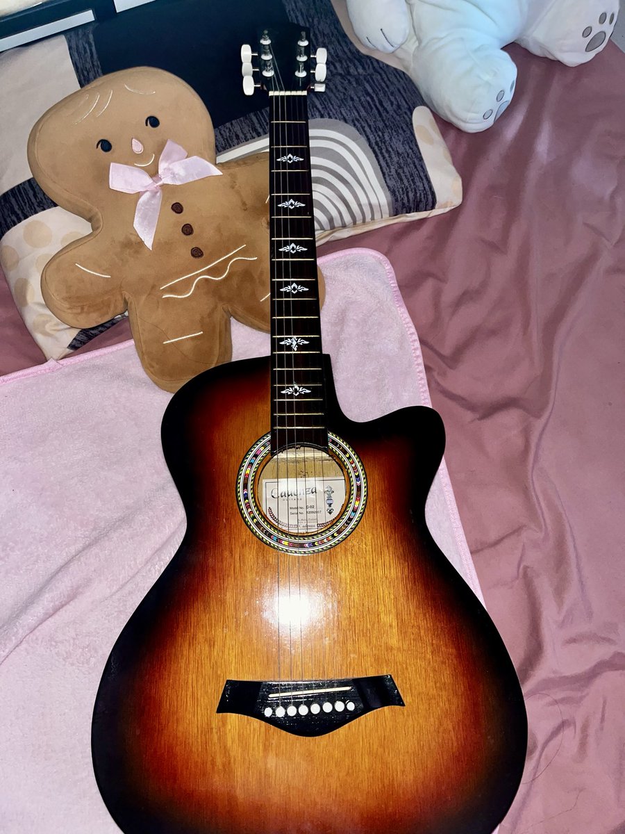 kiminggapura's tweet photo. WTS GITAR 🎸

Cadenza Guitar C-02 — Rp300K
kondisi masi bagus banget karena dari beli cuma jadi pajangan dan jarang dipakai, minusnya ga ada tas nya aja 😔 area jaksel (setiabudi &amp; kuningan) 

yang minat boleh DM yaa 🫶 
#preloved #wtsgitar #jualgitar #gitarsecond #gitarklasik https://t.co/8Gk3KA7usT