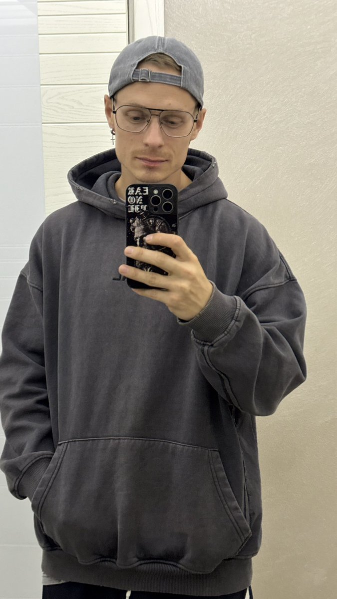 TokenizeBull's tweet photo. Fuck, why don't I look like myself here? 😂

I really need to catch up on some sleep and have a good meal 
I work so fucking much 💪

By the way, today my team and I are launching a new project. I call it “easy money” 

Ready?

https://t.co/HSLcsR1w21

https://t.co/vjNPmtweJv https://t.co/u6Mi5S3s8W