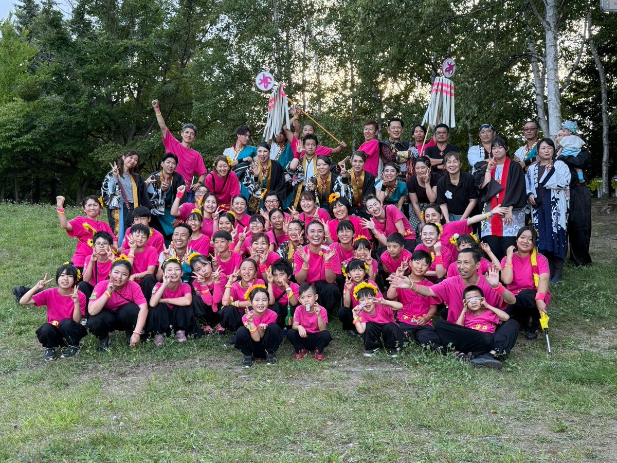 crewkey2012's tweet photo. こんばんわ！crew鍵ルーキーです！
本日地元美しが丘の公園にて演武させていただきました！
明日もハレヤさん、流星会さん、BASARAさん、どっこいしょさん、来ていただきありがとうございます😊
後期メンバー来年メンバーどしどし募集中です！よろしくお願いします！
 #よさこい #札幌  #旗  #YOSAKOI https://t.co/2XUL8nE4u2