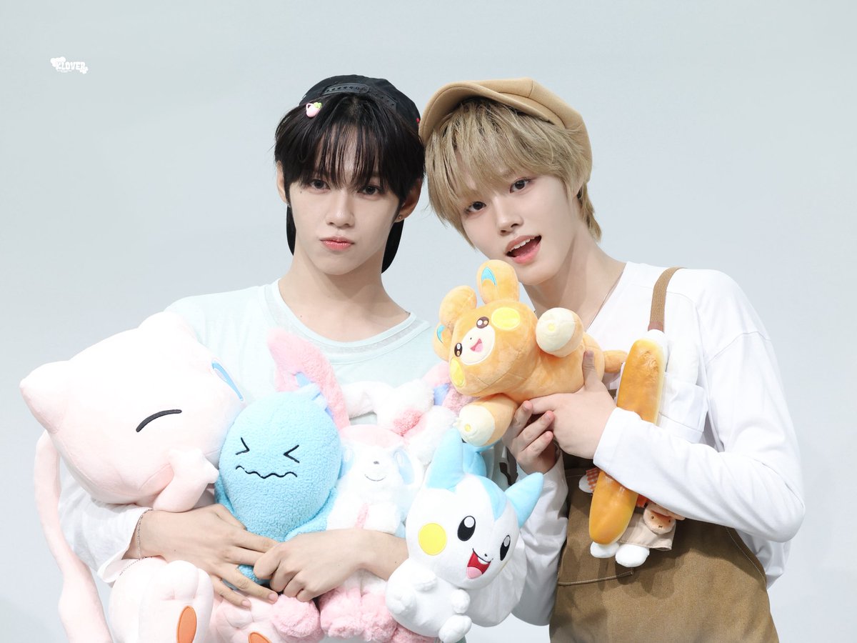 Kloverruby430's tweet photo. #아홉 #AHOF
#JL #제이엘 
#박주원 #JUWON

260808

🤍🩵🩷 https://t.co/I9yZSkim6c