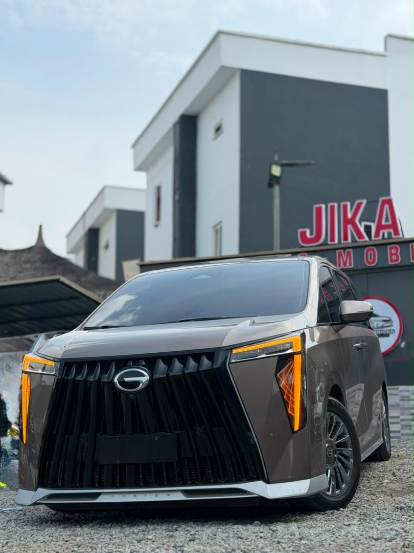 humble_Bash1's tweet photo. BRAND NEW 2024 MODEL  
GAC M8 BUS
FULL OPTION 
DOUBLE PANO 
ORIGINAL DUTY
BUY AND FLEX 
💰N88.5M
📍ABUJA
DM OR WHATSAPP 09077670304 https://t.co/zKlLUY4rRc