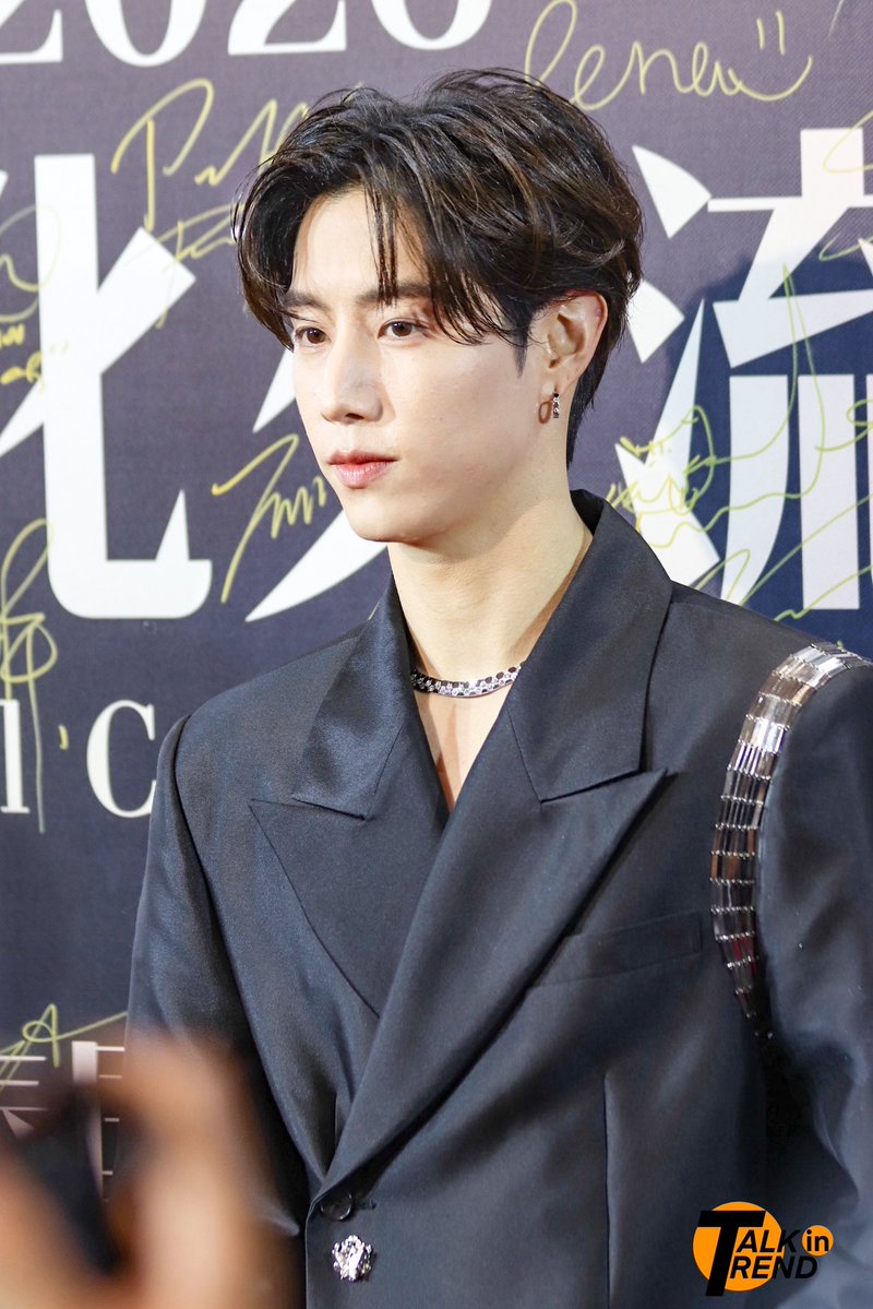 TalkinTrend's tweet photo. "มาร์ค ต้วน" ร่วมเดิน Red Carpet ในงาน "Weibo GALA 2026 : Weibo Cultural Communication Night (Thailand)"

#MarkTuan #段宜恩 #마크 
#MarkTuanXWeiboGala2026
#WeiboGala2026 
#WeiboCulturalCommunicationNight https://t.co/sn8vk2PDD2