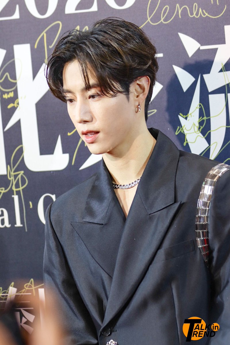TalkinTrend's tweet photo. "มาร์ค ต้วน" ร่วมเดิน Red Carpet ในงาน "Weibo GALA 2026 : Weibo Cultural Communication Night (Thailand)"

#MarkTuan #段宜恩 #마크 
#MarkTuanXWeiboGala2026
#WeiboGala2026 
#WeiboCulturalCommunicationNight https://t.co/sn8vk2PDD2