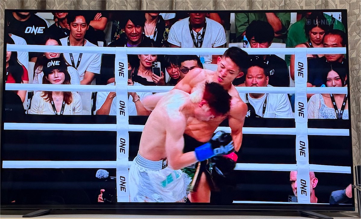 backdrop_magic's tweet photo. スーパーボン戦からどんな練習したんやこれ？ アラゾフみたいな倒し方やった。 出した全部の打撃が破壊力抜群。 次はシアサラニ、これはどんな闘い方するか見もの。 そしてボーナス1500万はとんでもない💰💰💰

#ONESAMURAI2 https://t.co/28FOsLRp24