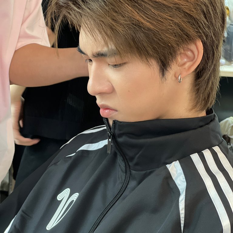 eeqlanwoil's tweet photo. ป้าเค่อ เดวตี๋กะงอนเอาหรอก อย่าไปฟามเด่วกะพิ่ป๋อ เอ๋ง ???? 🐶😭🐶😭💔💔 https://t.co/G9rZhkvrWq