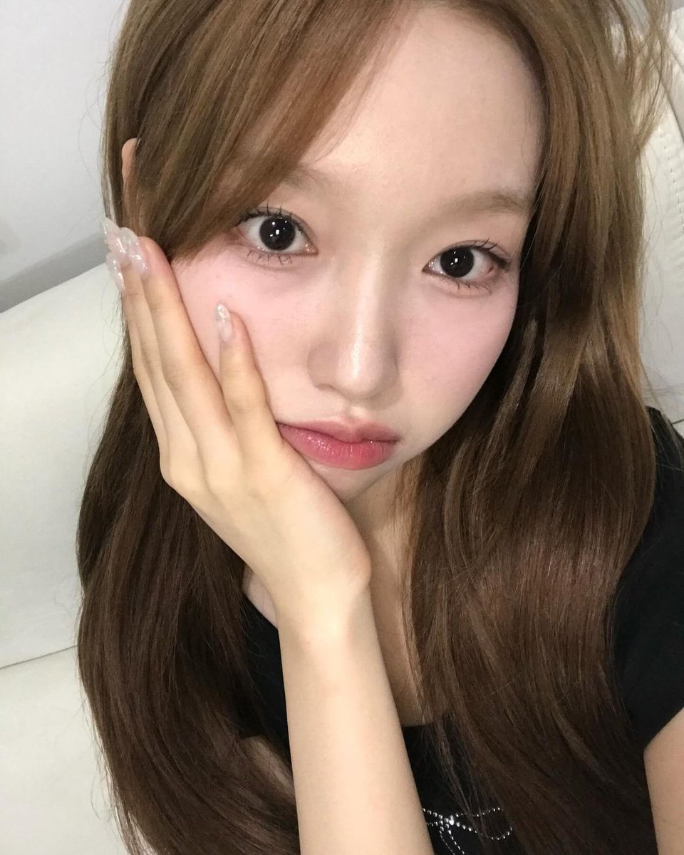 jjbapill's tweet photo. describing myself with kpop idols 

- age (2007)
- height (158cm)
- zodiac sign (aries)
- mbti (infp/isfp?) https://t.co/uFX2Y16QOt