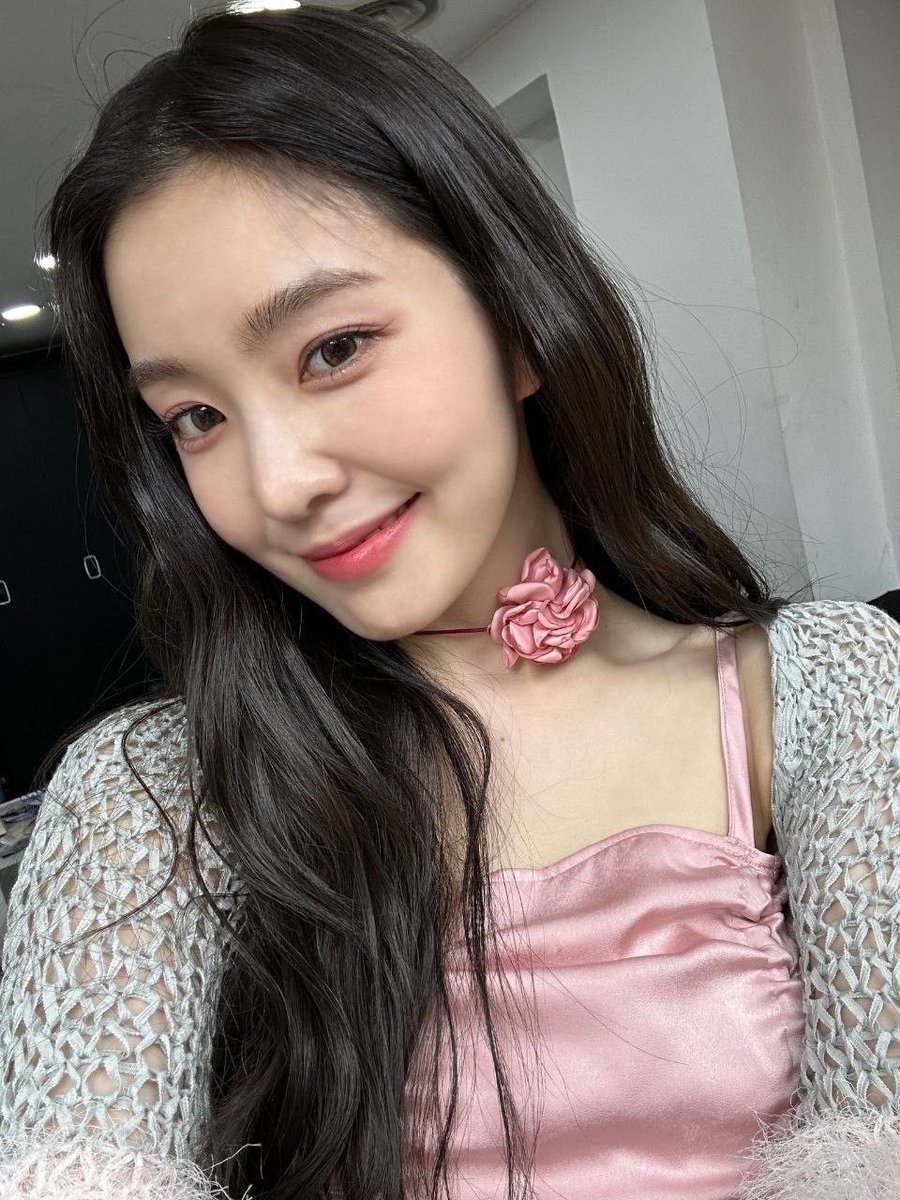 jjbapill's tweet photo. describing myself with kpop idols 

- age (2007)
- height (158cm)
- zodiac sign (aries)
- mbti (infp/isfp?) https://t.co/uFX2Y16QOt