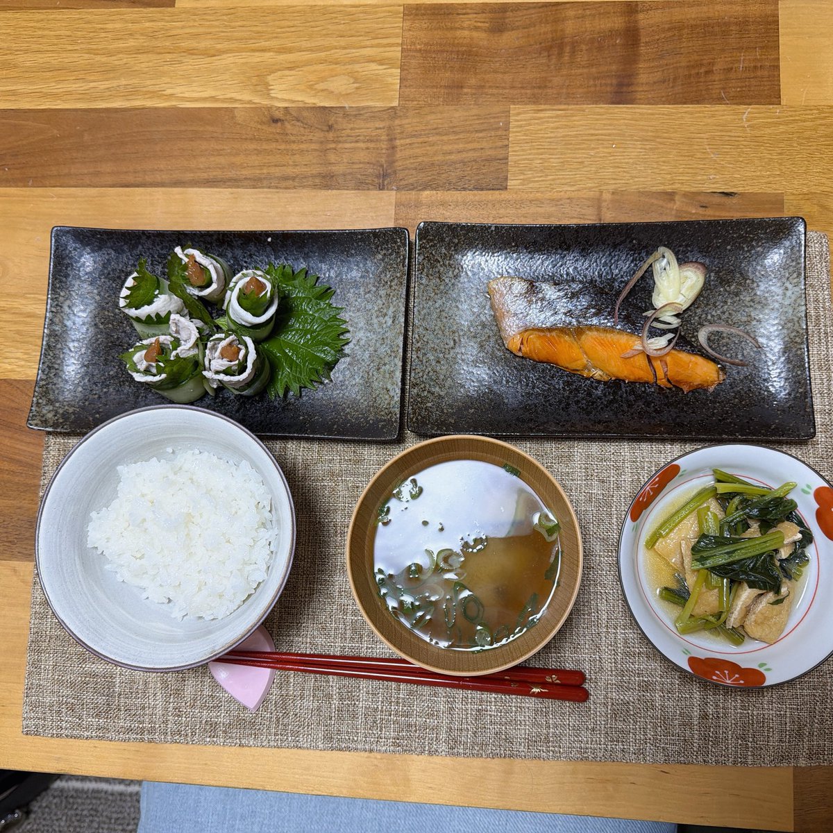 post2390814's tweet photo. 今日は珍しく和食です。 https://t.co/aqqJXOR6Tl