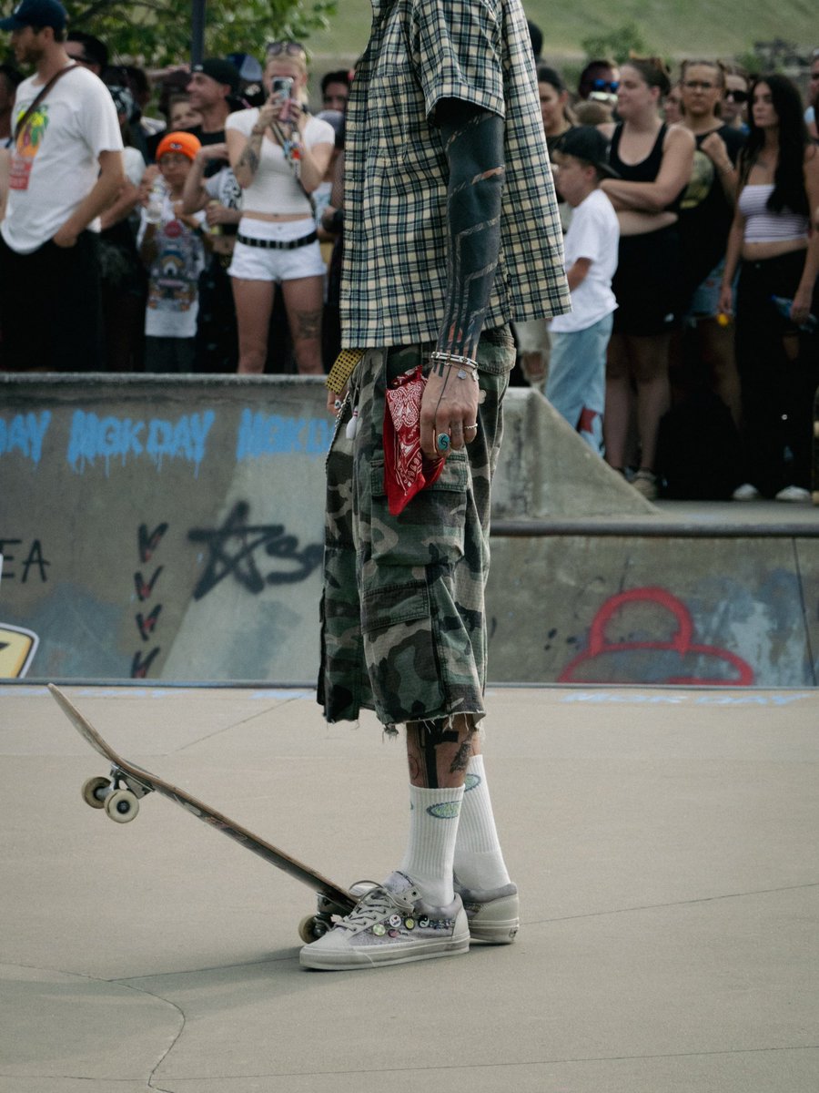diva19xx's tweet photo. julia wolf was right. you look so cool i wanna die. https://t.co/RwR3N0d3GH