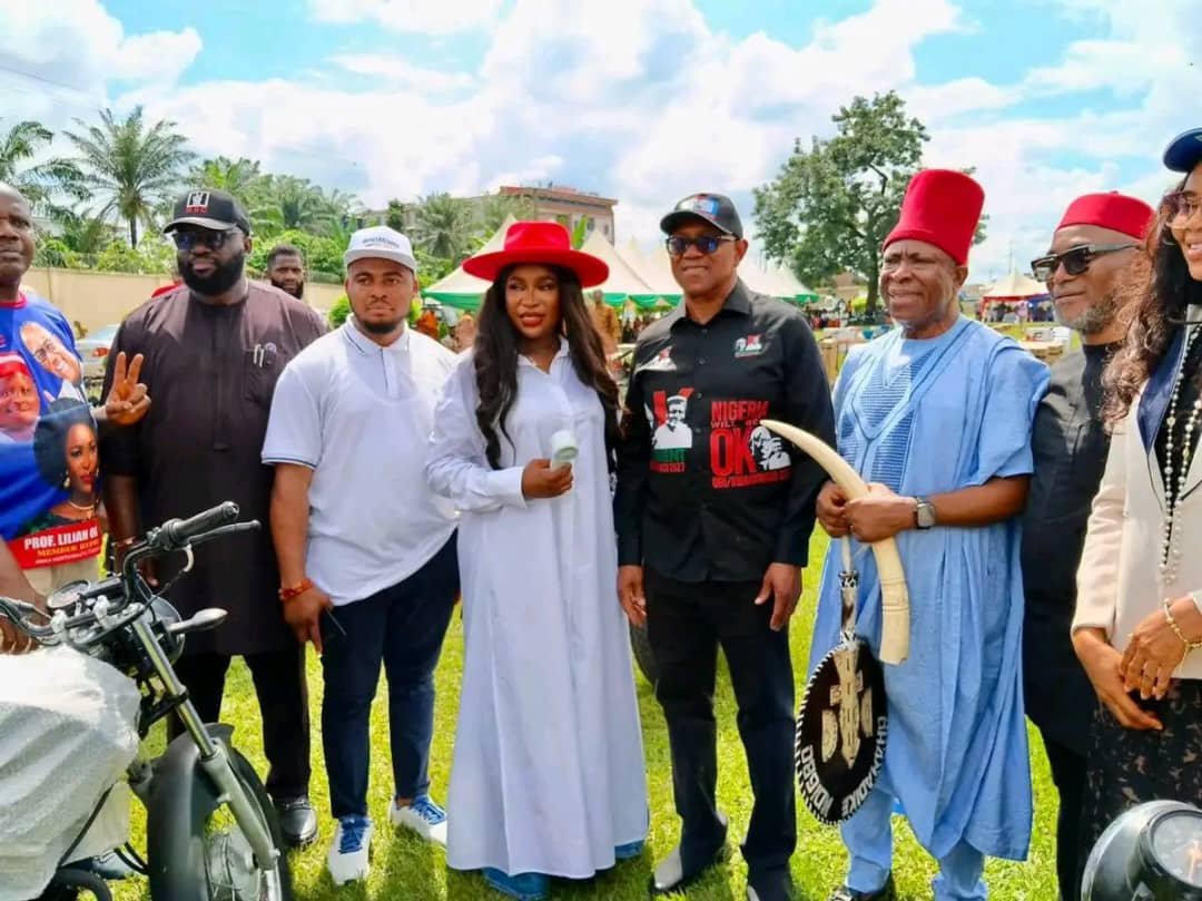 OKMOVEMENT_OFF's tweet photo. https://t.co/8FGO4OlAEG OBI ATTENDS PROF. OROGBU’S EMPOWERMENT PROGRAMME IN AWKA NORTH/SOUTH, APPEARS IN OK MOVEMENT REGALIA https://t.co/8WbQuiOOMH