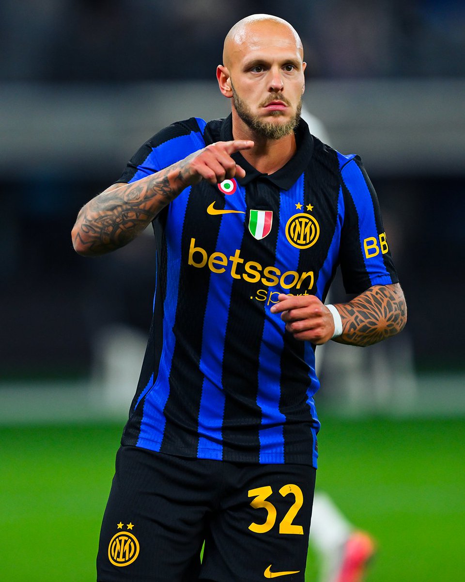 Inter's tweet photo. Classe 🎩 https://t.co/mR26gD9POq