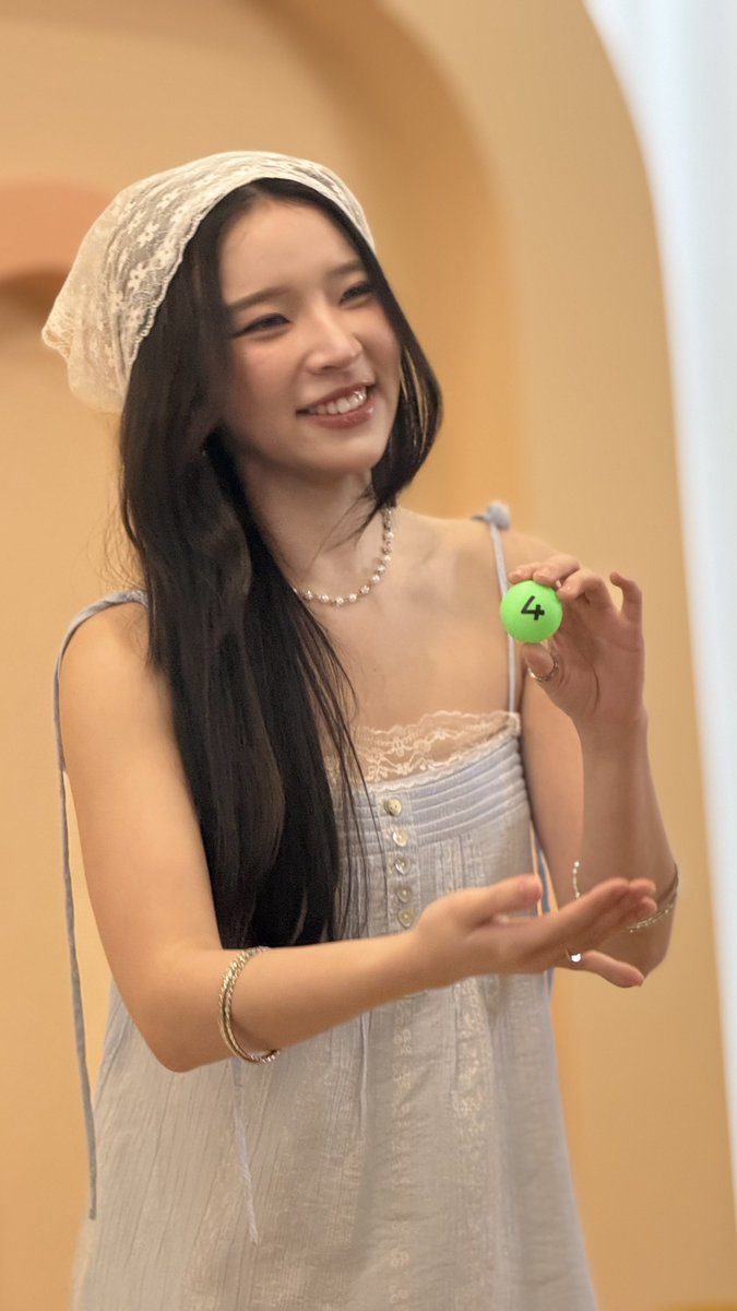 Patben2102's tweet photo. She looks extra lovely in today’s outfit 🩵✨

MieAya x JUV LIVE 8.8
#JUVGlowTogetherMieAya
#ayaorapan #miephat #MieAya https://t.co/sQ9mXe5NED