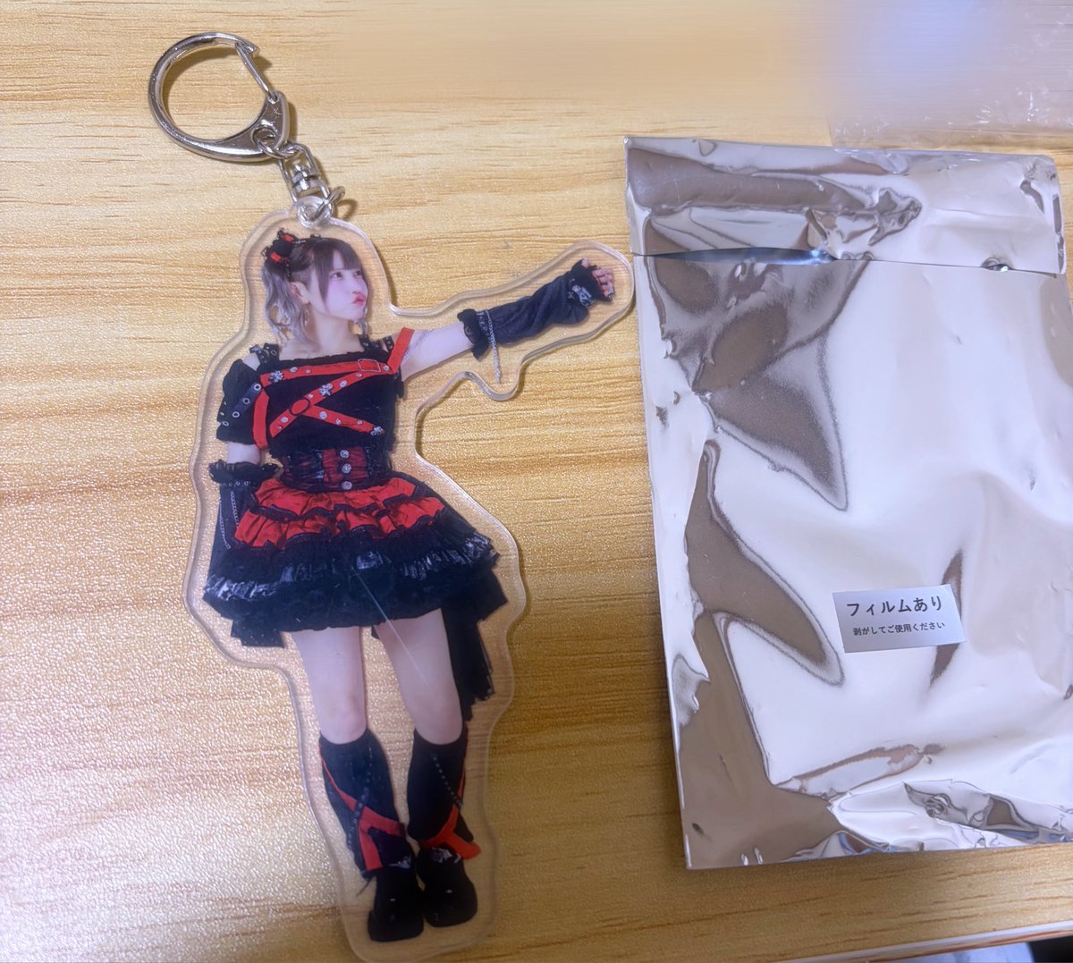 ann_ri0914's tweet photo. TENRIN6周年グッズ黒衣装ランダムアクキー

譲▶♥️
求▶💛＞定価

交換優先ですが買取でも大丈夫ですっ
大切にしてくれる方にお譲りしたいですᐡ ̳ᴗ  ̫ ᴗ ̳ᐡ♡
#TENRIN
#TENRIN譲 
#ヒロインズ譲 https://t.co/Q9JT7gShZI