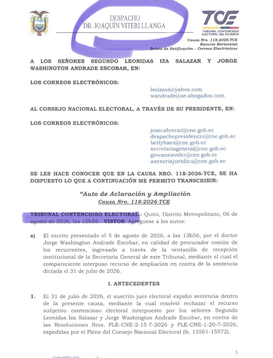 Drwandradee's tweet photo. 🏃🏽‍♂️APURADITOS⁉️|| y en tiempo récord (- de 24 horas, ver imágenes resaltadas) el juez Joaquín Viteri despacha la ampliación a su sentencia que niega los formularios para la REVOCATORIA a Mr. Daniel NOboa, a pesar de los inocultables incumplimientos al plan de trabajo y funciones. 
🫡Cumplen las órdenes del Mr al pie de la letra, como en una dictadura, para que los candidatos de @Adnecuadorok no vayan a las seccionales con el inri de la revocatoria.
✍️ Propondremos el recurso de apelación para ante el @TCE_Ecuador con lo que comprobaremos su cooptación.
✍️ Siempre me pregunto: ¿cómo podrán dormir con sus conciencias? ¿Acaso no tienen honor y familia, nietos que les miren a los ojos? 

✍️ Siento vergüenza ajena por esta gente. 

✍️ La revocatoria REAL va porque va! 
#NOboaTieneMiedo #Art98CRE #EnLasCallesSeForjaLaUnidad 
#LaRevocatoriaVa 
#LaUnidadHaceLaFuerza