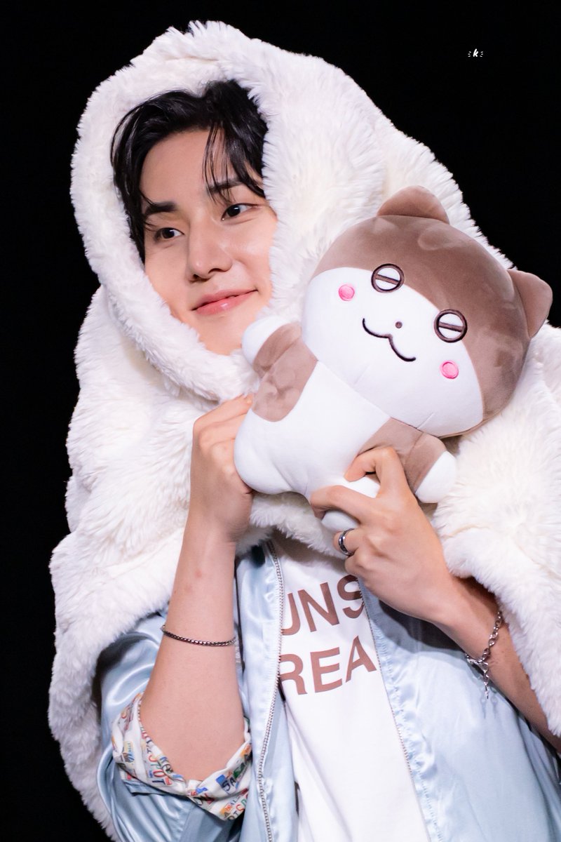 sunshine_0K's tweet photo. 260808 뮤빗 대면

영현 🩷 미니 🩷 나

#데이식스 #영케이 #YoungK https://t.co/VpyVzVUhiH