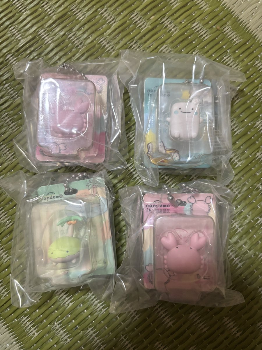 taiyaki__33's tweet photo. 【交換】 なんでもいきもの  ミニチュアパッケージチャーム ガチャ

譲)カニⅹ2、コジマ、せっけん

求)カワウソ ＞ だめぎつね

郵送にて交換希望です。
お気軽にお声がけ下さい🙇‍♀️ https://t.co/W4NsZyS1r0