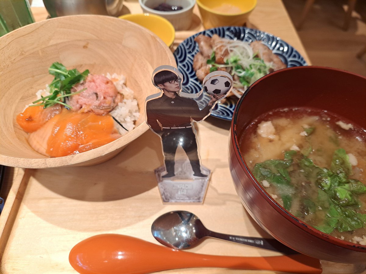 Drmr_0806's tweet photo. さらば大阪(*`･ω･)ゞ 偶然にも映画館が近くにあって通販で頼んだ窪田くんGET( *˙ω˙*)و ｸﾞｯ! またSeriaで反射しないやつ買って貼る。流石にKくんはなかったけどなんかパネルが置いてあってありがたやぁ(๑ｰㅅｰ๑) イベントが無かったら次は冬に兵庫に遊びに行くぞぃ((((っ・ω・)っ https://t.co/ReMXSyO4bm