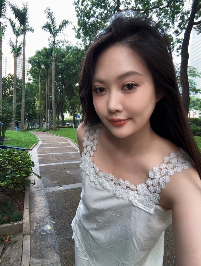 paagles's tweet photo. 现在都是年轻人天下嘛  想我这种姨就没约了么 https://t.co/6o5BgjPvoD
